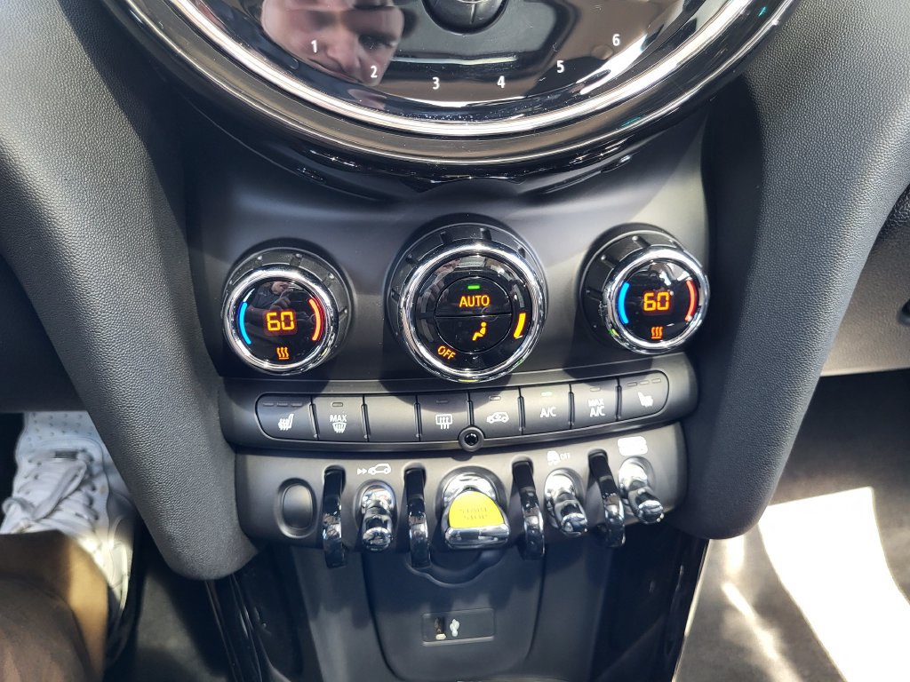 Used 2024 MINI Cooper SE FWD image 20