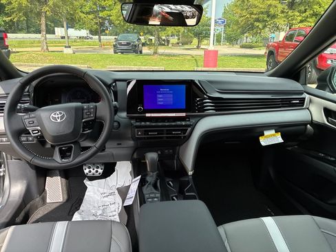 New 2026 Toyota Camry SE FWD image 17