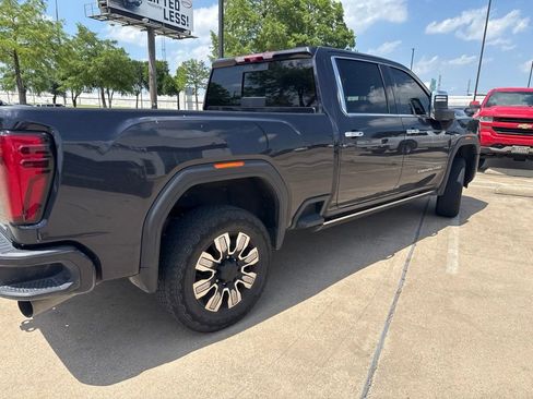 Used 2024 GMC Sierra 2500 Denali w/ Denali Reserve Package AWD/4WD image 4