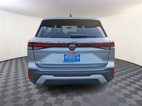 New 2025 Volkswagen Tiguan SE image 5