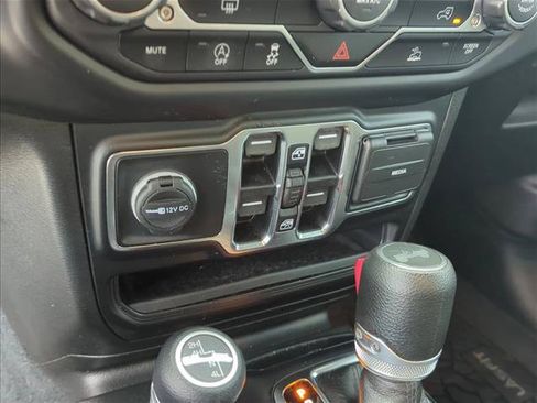 Used 2022 Jeep Wrangler Unlimited Sport AWD/4WD image 21