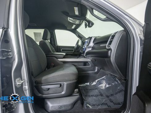 Used 2024 RAM 2500 Big Horn w/ Night Edition AWD/4WD image 41