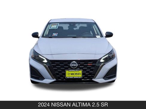 Used 2024 Nissan Altima 2.5 SR FWD image 4