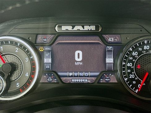 Used 2024 RAM 2500 Laramie image 15