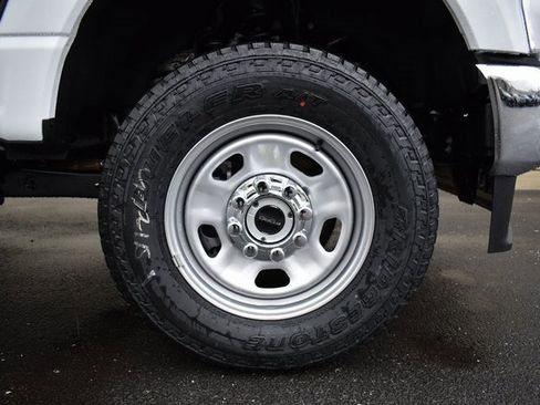 New 2025 Ford F350 XL w/ XL Chrome Package image 12