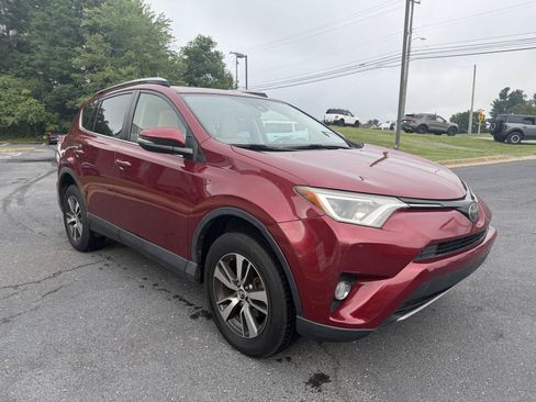 Used 2018 Toyota RAV4 XLE w/ Plus Extra Value Package AWD/4WD image 7