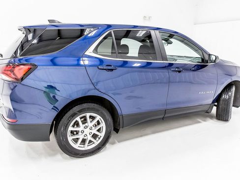 Used 2022 Chevrolet Equinox LT w/ LPO, Cargo Package AWD/4WD image 8