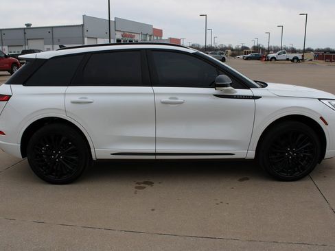 Used 2024 Lincoln Corsair Reserve w/ Equipment Group 201A image 4