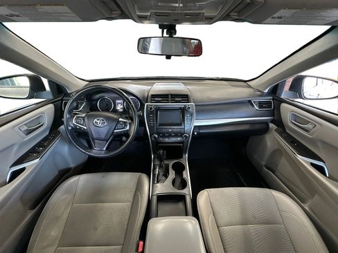 Used 2017 Toyota Camry SE image 9