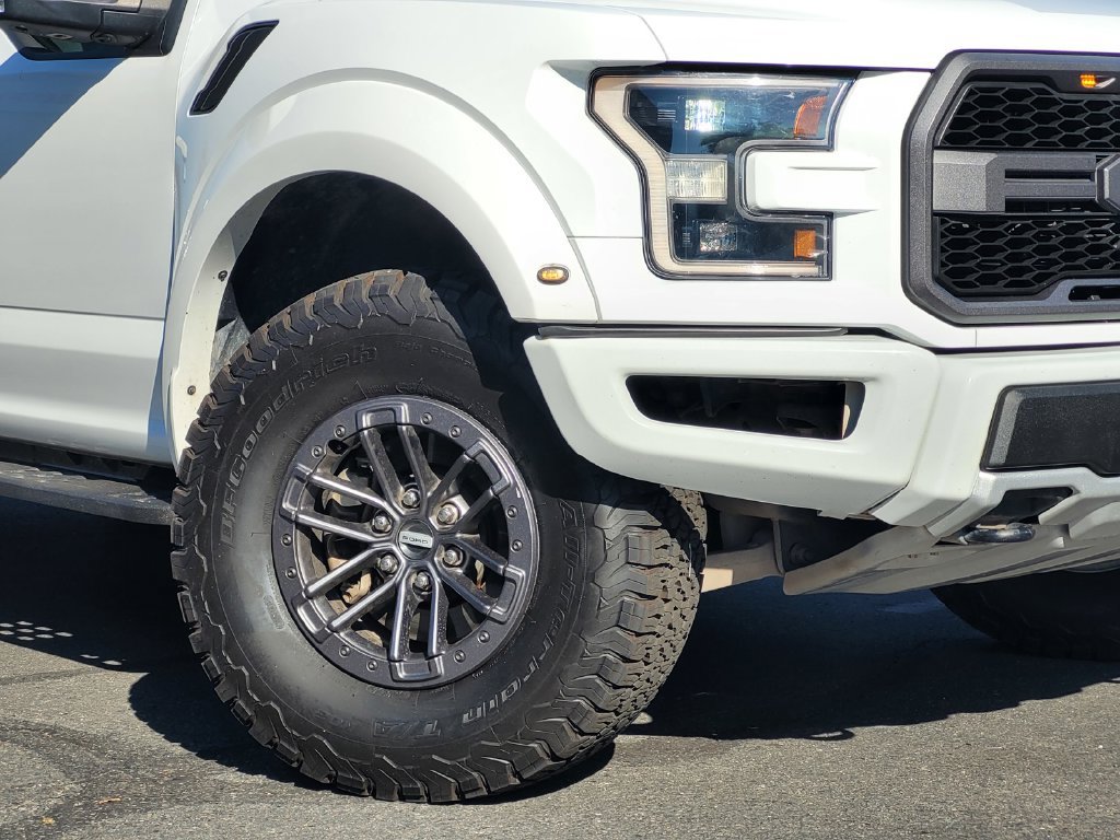Used 2019 Ford F150 Raptor w/ Equipment Group 802A Luxury AWD/4WD image 3