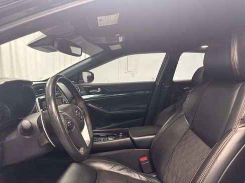 Used 2019 Nissan Maxima SR w/ Premium Package image 8
