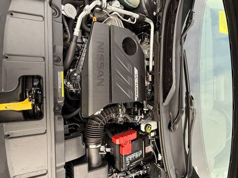 Used 2023 Nissan Rogue S image 12