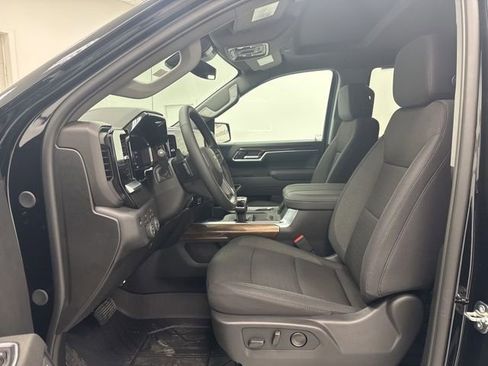 New 2026 Chevrolet Silverado 1500 RST w/ Dark Appearance Package AWD/4WD image 26