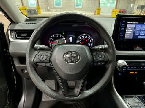 Used 2022 Toyota RAV4 XLE w/ Carpet Mat Package (TMS) AWD/4WD image 18