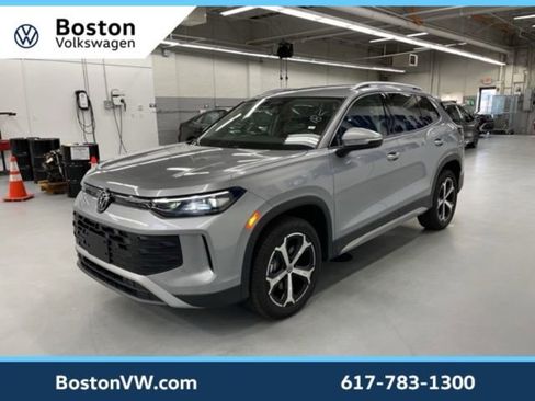 New 2026 Volkswagen Tiguan SE image 1