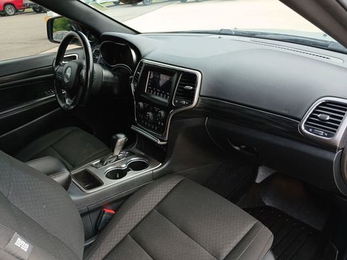 Used 2021 Jeep Grand Cherokee Freedom Edition RWD image 30