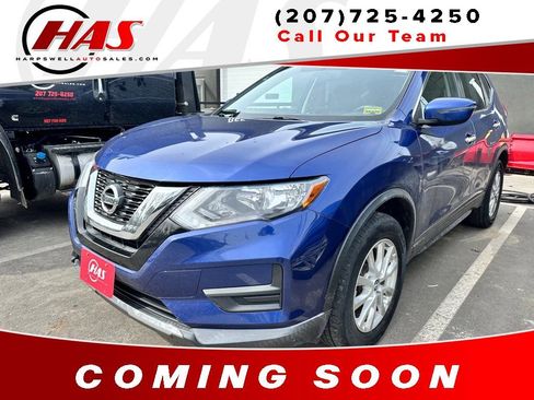 Used 2017 Nissan Rogue SV image 1