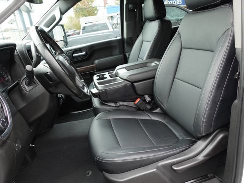 Used 2023 Chevrolet Silverado 2500 LT w/ Snow Plow Prep/Camper Package image 17