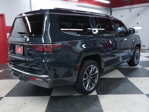 Used 2022 Jeep Wagoneer Series III w/ Premium Group I AWD/4WD image 7