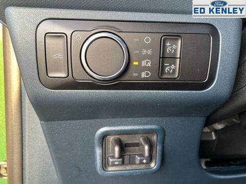 New 2025 Ford Maverick XLT w/ XLT Luxury Package image 17