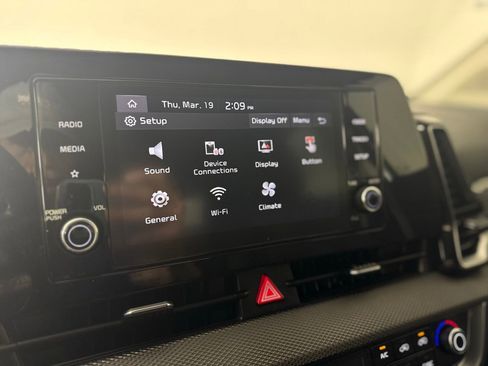 Used 2025 Kia Sportage LX image 22