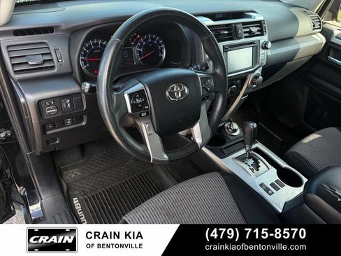 Used 2017 Toyota 4Runner SR5 AWD/4WD image 9
