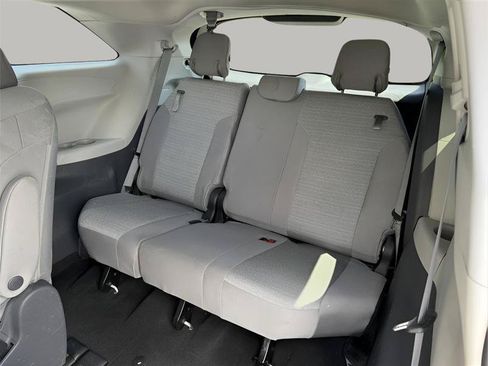 Used 2021 Toyota Sienna LE FWD image 29