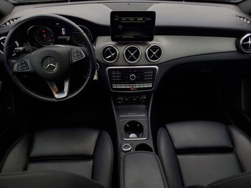 Used 2019 Mercedes-Benz GLA 250 4MATIC w/ Premium Package image 16