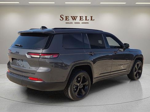 Used 2024 Jeep Grand Cherokee L Altitude AWD/4WD image 4
