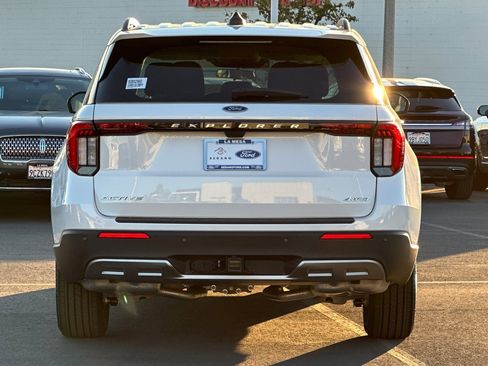 New 2025 Ford Explorer Active w/ Active Comfort Package image 4