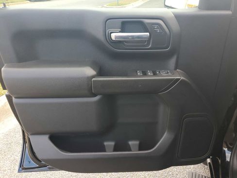 Certified 2025 GMC Sierra 1500 Pro w/ Pro Value Package image 15