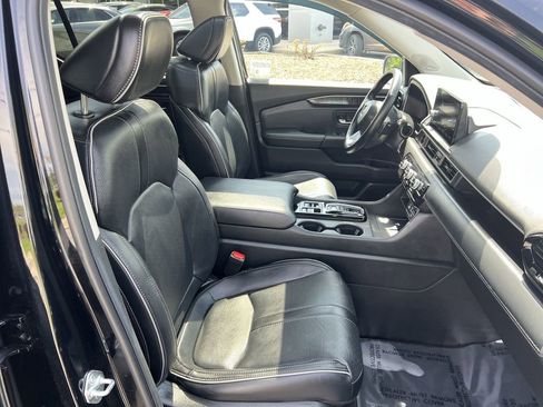 Used 2025 Honda Pilot Elite image 36