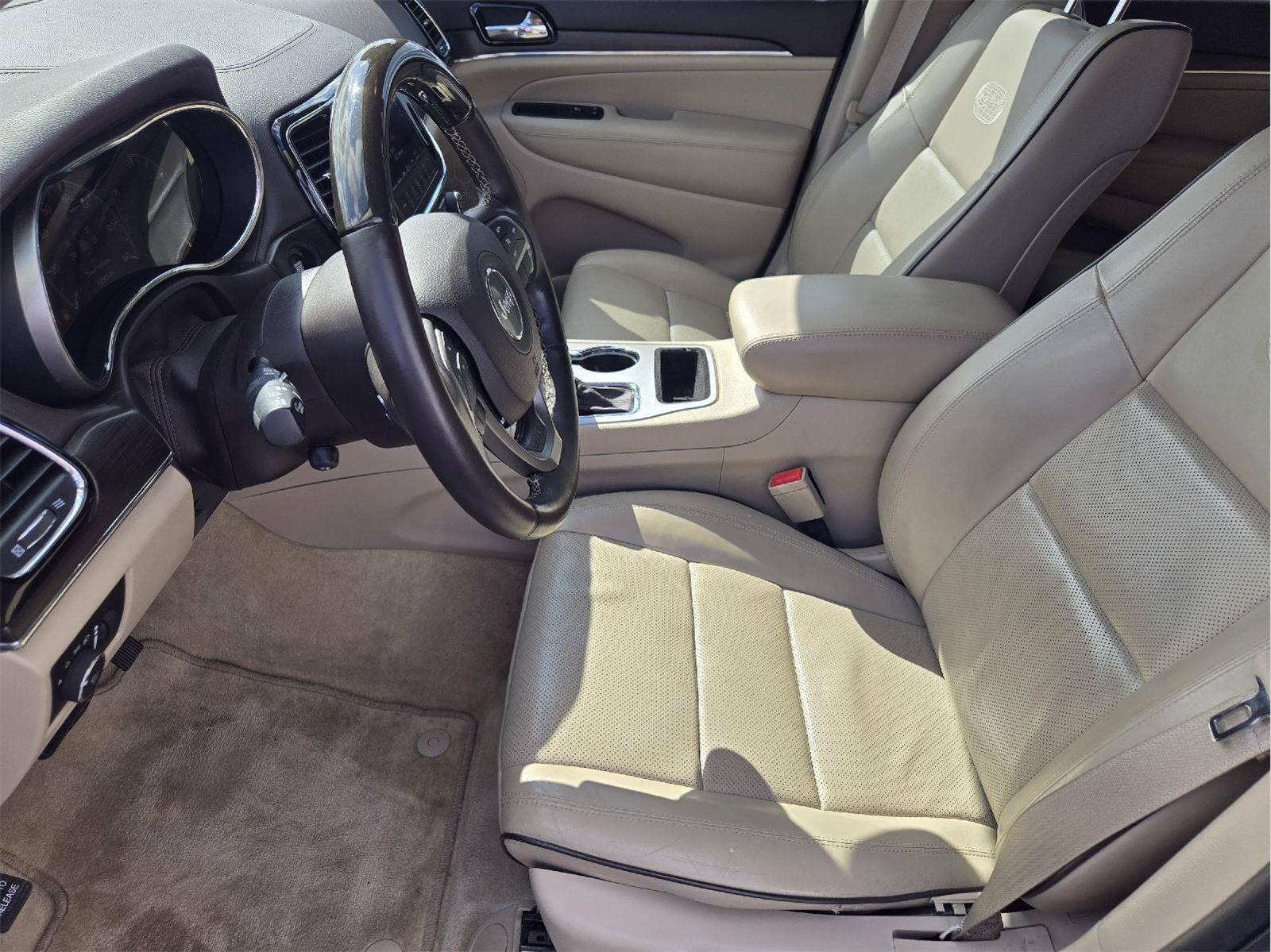 Used 2019 Jeep Grand Cherokee Overland RWD image 12