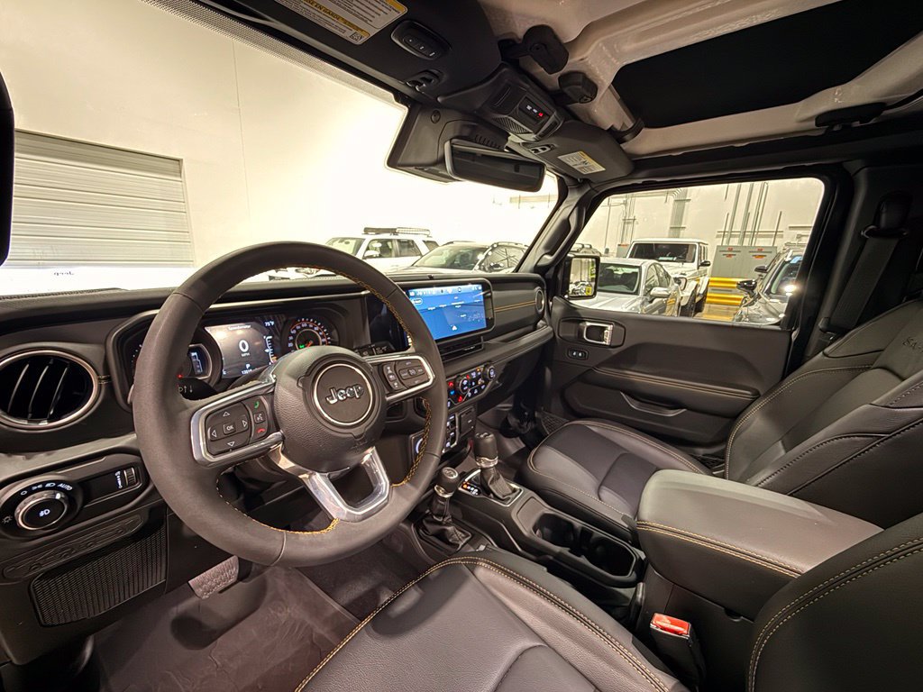 Used 2024 Jeep Wrangler Unlimited Sahara w/ Technology Group AWD/4WD image 16