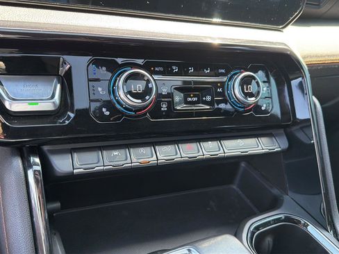 Used 2022 GMC Sierra 1500 AT4 w/ AT4 Preferred Package AWD/4WD image 28