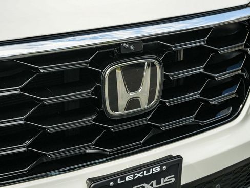 Used 2024 Honda Pilot Elite image 9
