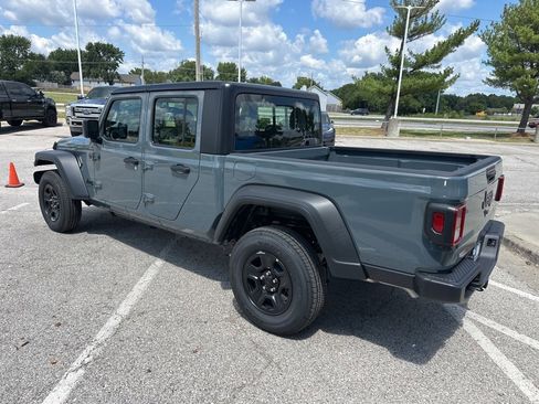 New 2025 Jeep Gladiator Sport image 24