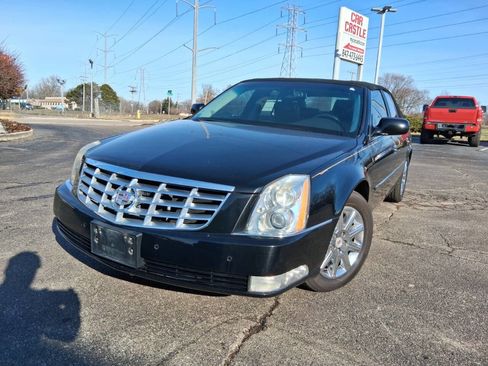 Used 2011 Cadillac DTS Luxury image 1