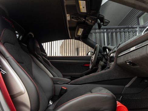 Certified 2025 Porsche 718 Boxster Spyder RS RWD image 37