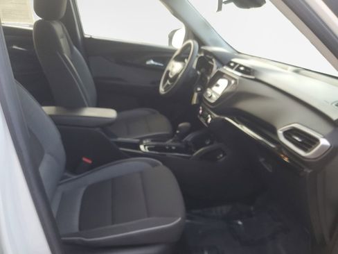 Used 2024 Chevrolet Trax RS w/ Driver Confidence Package FWD image 23