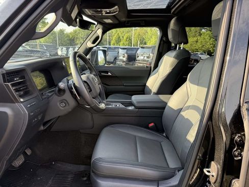 Used 2024 Lexus GX 550 w/ Accessory Package (Z1) AWD/4WD image 13