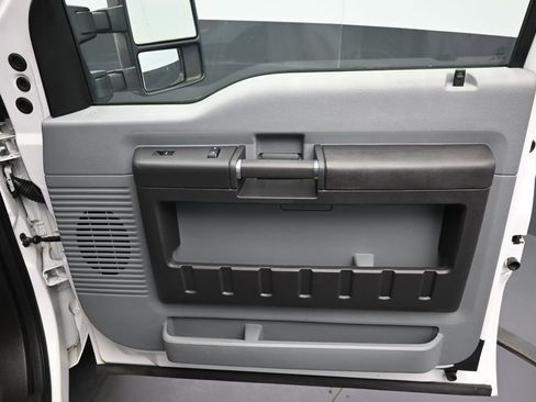 Used 2015 Ford F250 XL w/ Power Equipment Group AWD/4WD image 25