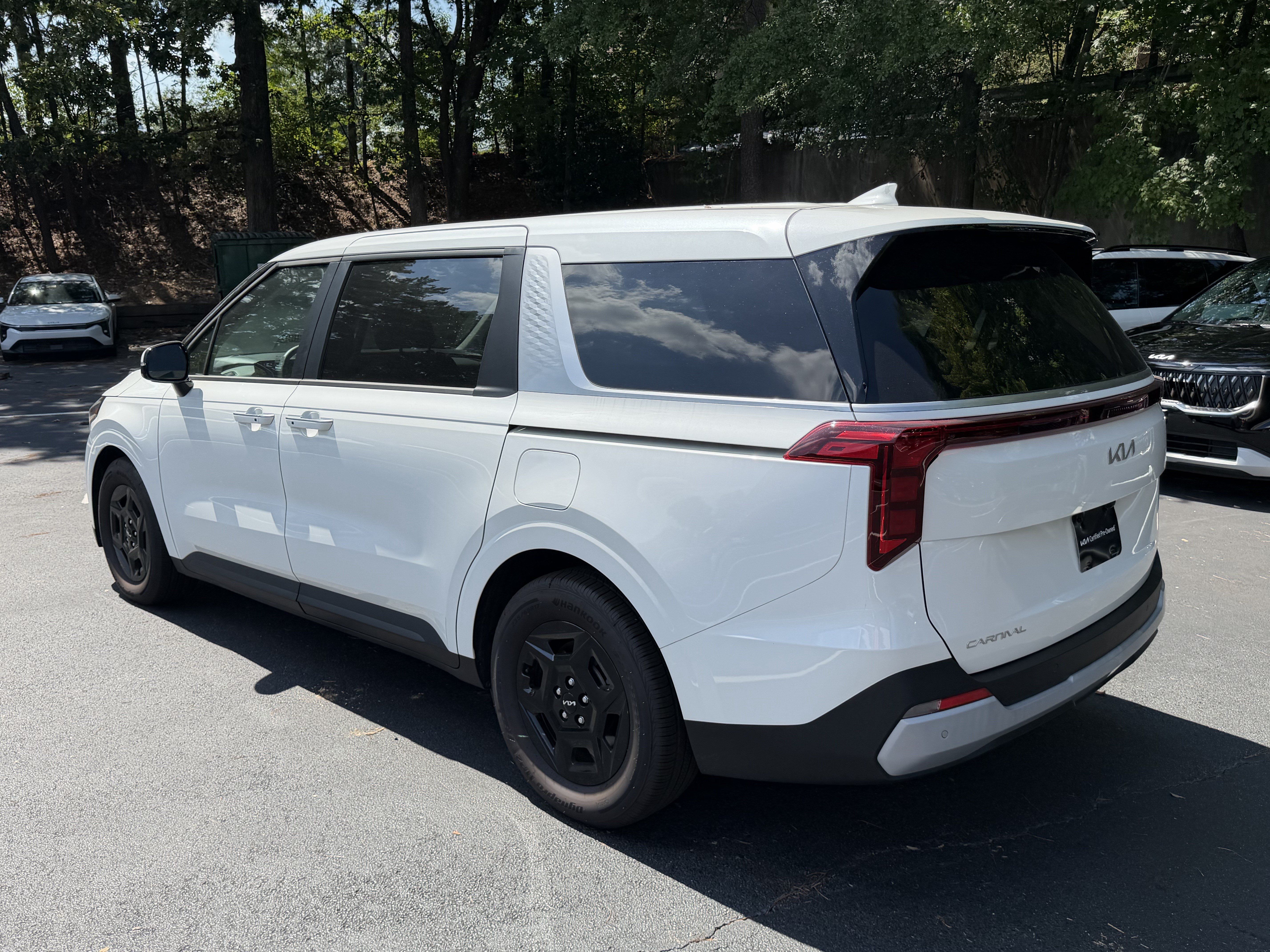 Certified 2026 Kia Carnival FWD image 5
