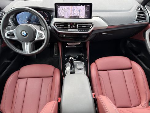 Certified 2025 BMW X4 xDrive30i AWD/4WD image 3