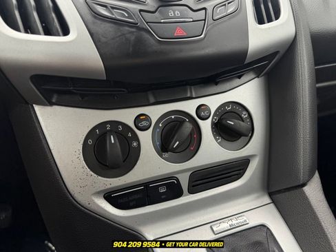 Used 2014 Ford Focus SE FWD image 18