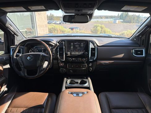 Used 2020 Nissan Titan Platinum Reserve w/ Moonroof Package AWD/4WD image 10
