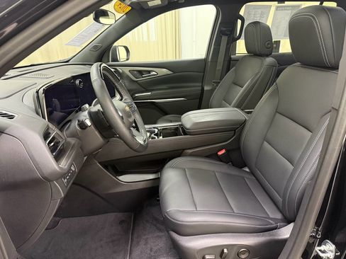 Used 2024 Chevrolet Traverse LT w/ Enhanced Driving Package image 29