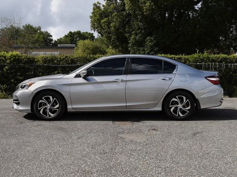 Used 2017 Honda Accord LX image 7