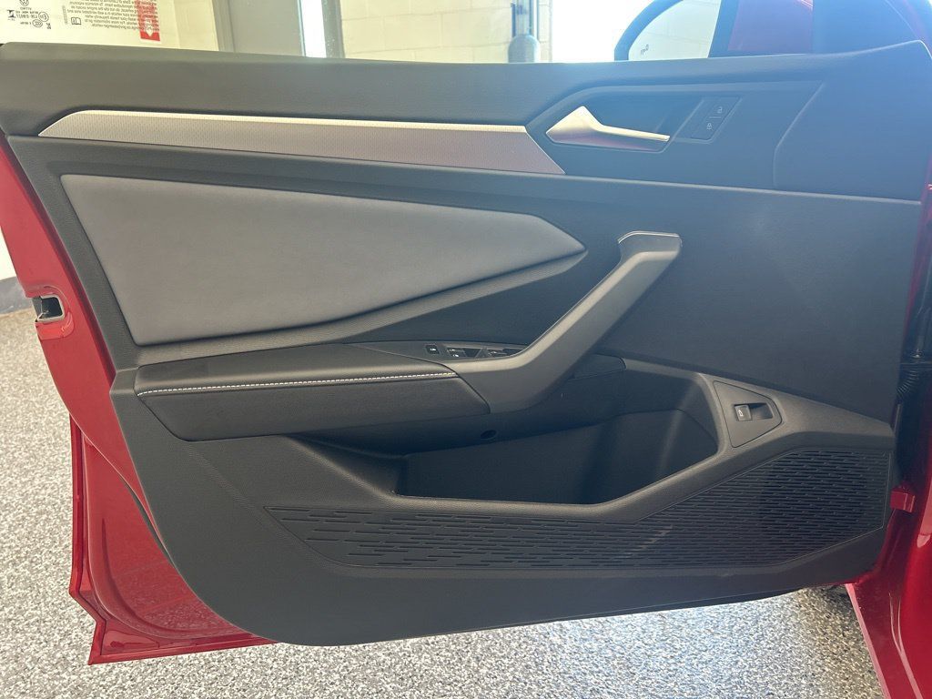 New 2026 Volkswagen Jetta SE FWD image 10