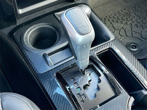 Used 2020 Toyota 4Runner SR5 Premium image 17